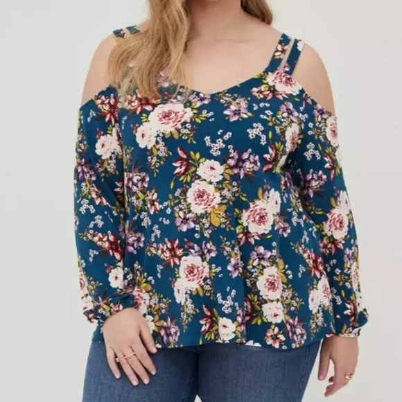 Torrid Blue Floral Cutout Shoulder Top - Picture 1 of 5